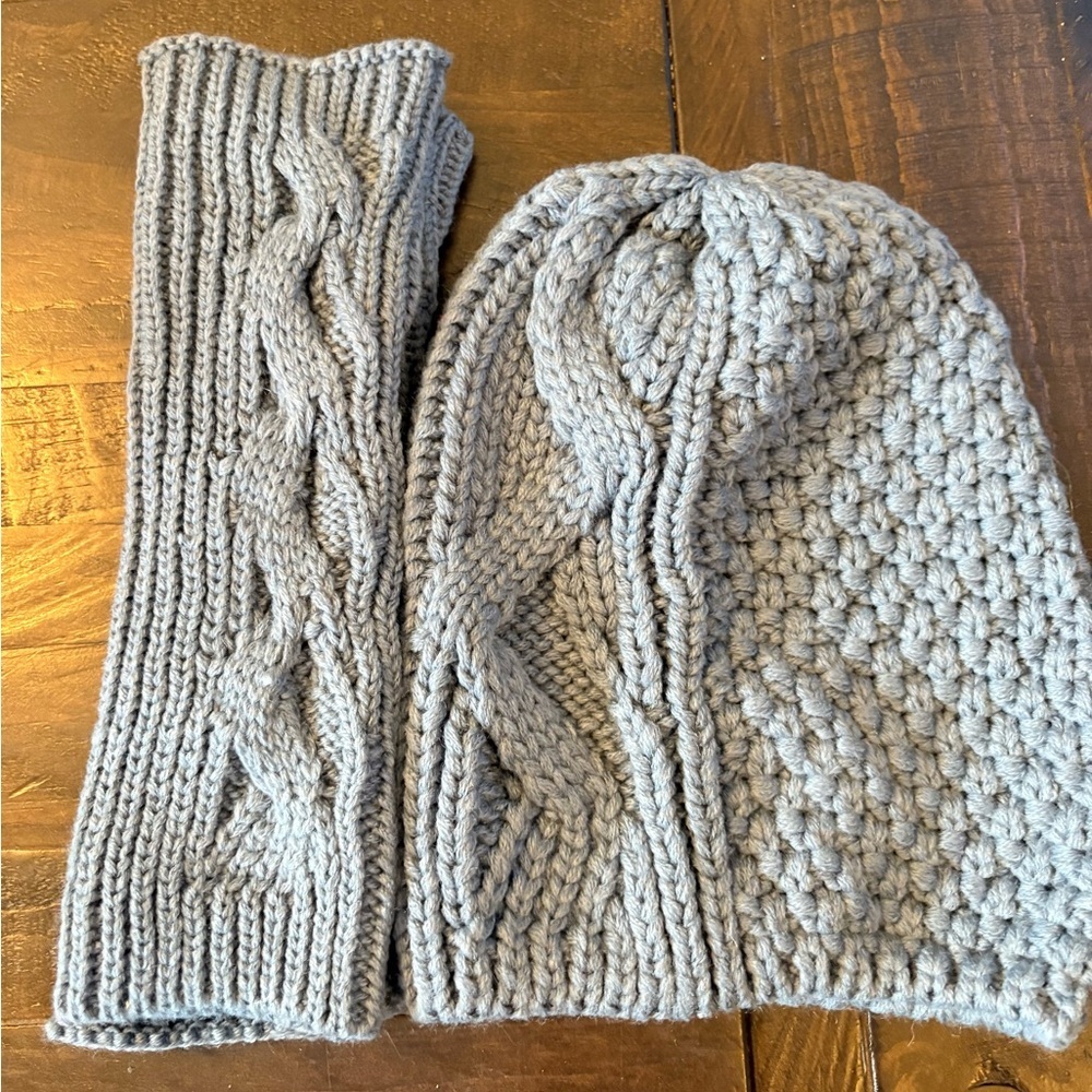 Gray Knit Beanie and Mitt Set
